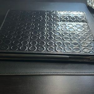 💐iPad 2💐 Coach signature leather iPad case